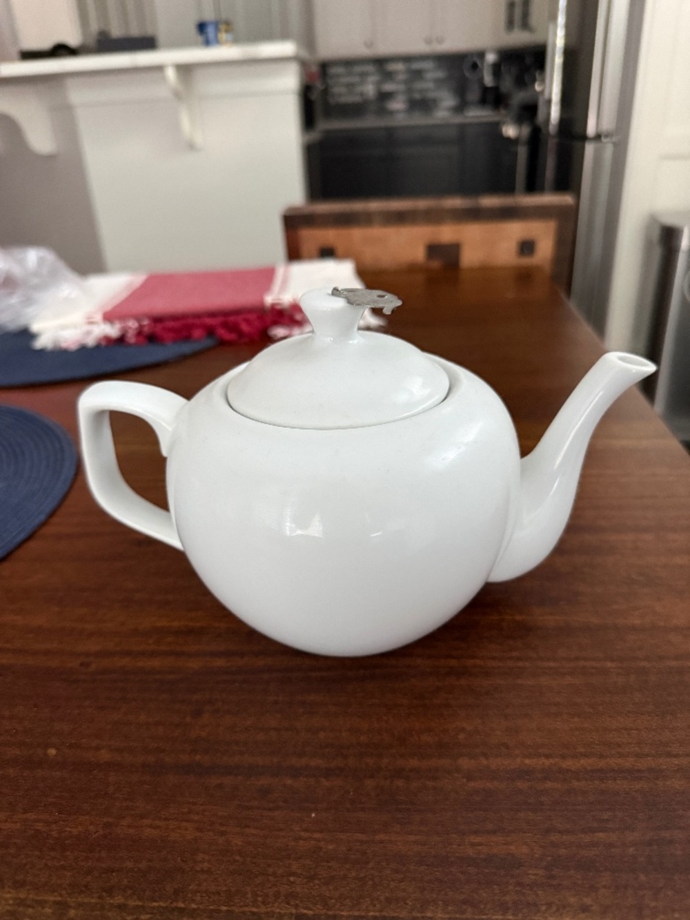 Cordon Bleu White Ceramic Teapot with Stainless Steel Infuser – World Market